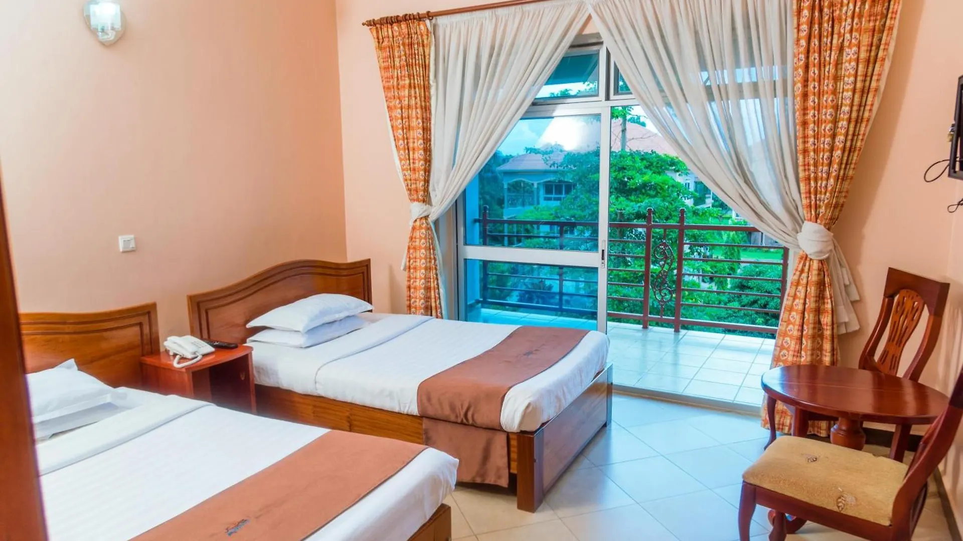 Jevine Hotel Kampala 5*,  Uganda