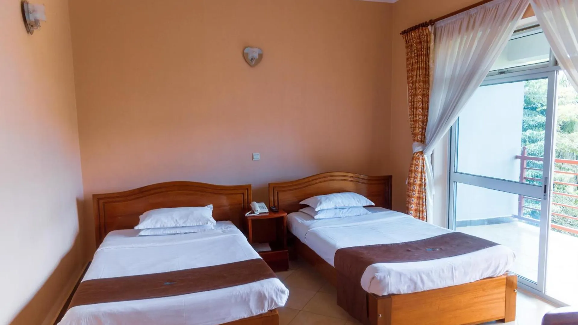 Jevine Hotel Kampala 5*,  Uganda