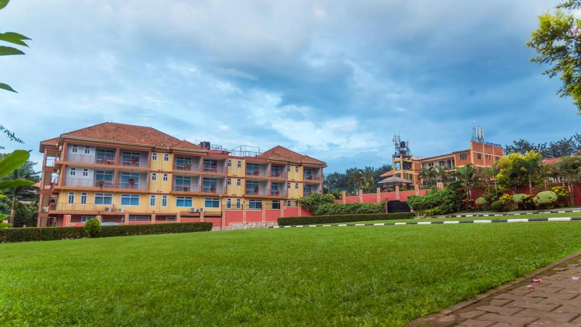 *****  Jevine Hotel Kampala Uganda